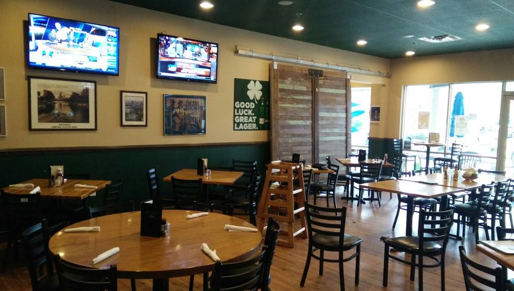 Hincheys Chicago Bar & Grill | restaurant | 70 Pope Ave, Hilton Head Island, SC 29928, USA | 8436865959 OR +1 843-686-5959