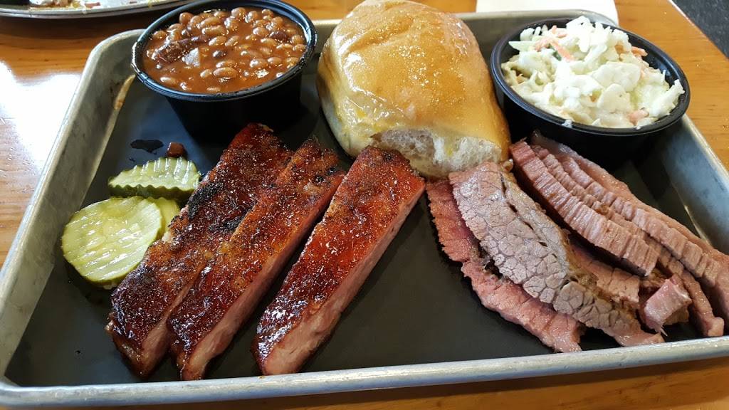 Johnson Barbeque | restaurant | 1407 W Dr Martin Luther King Jr Blvd, Plant City, FL 33566, USA | 8137590009 OR +1 813-759-0009