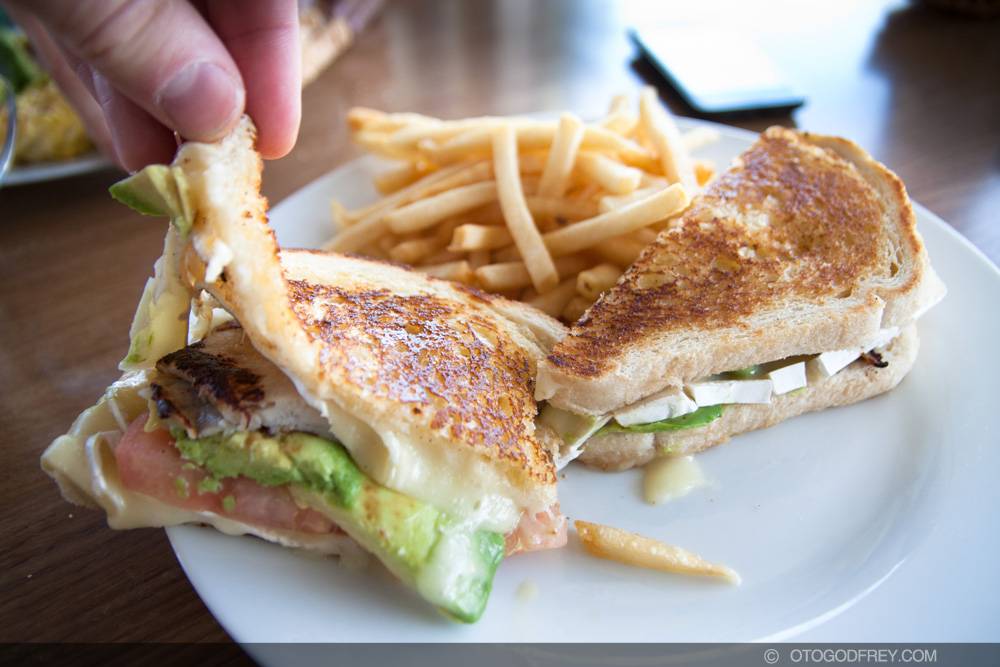 Karens Cafe | restaurant | 77682 Country Club Dr # L, Palm Desert, CA 92211, USA | 7607722800 OR +1 760-772-2800