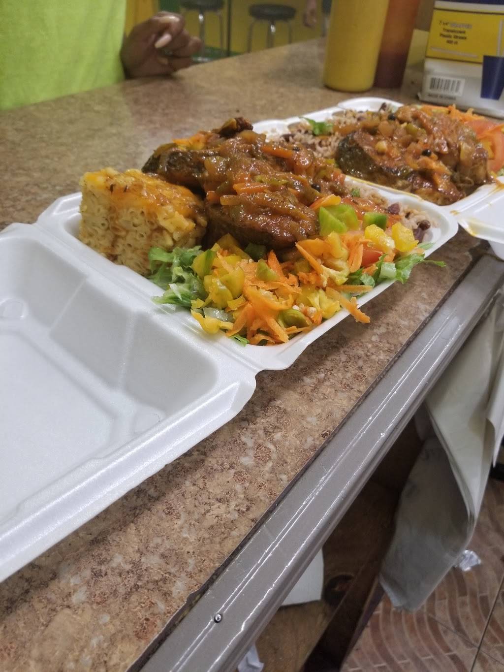 Peppas jerk chicken restaurant | restaurant | 689 Utica Ave, Brooklyn, NY 11203, USA | 7186761171 OR +1 718-676-1171