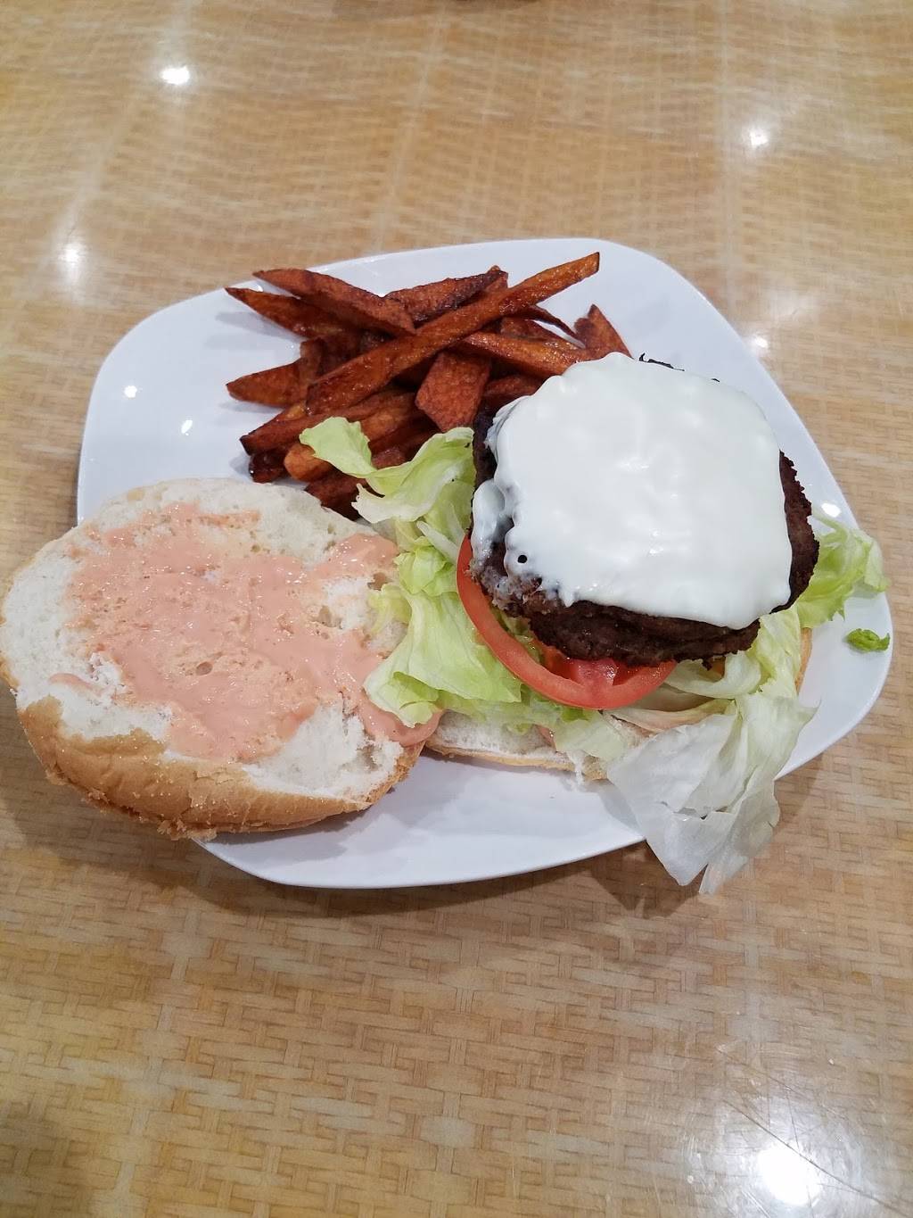 En La Familia | restaurant | 2321 S Delsea Dr, Vineland, NJ 08360, USA | 8564575044 OR +1 856-457-5044