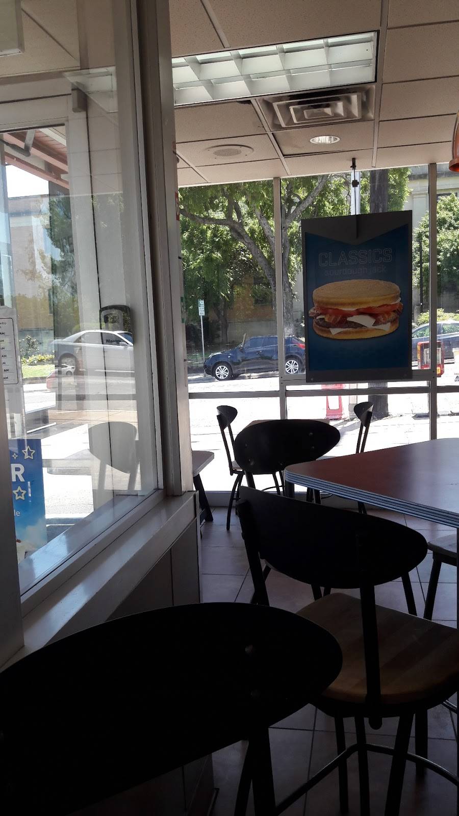 Jack in the Box | restaurant | 1408 W Hickory St, Denton, TX 76201, USA | 9403878342 OR +1 940-387-8342