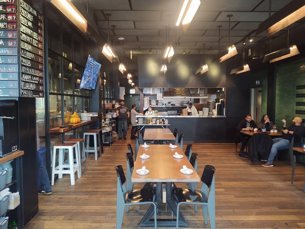 Cruz Blanca Brewery | restaurant | 904 W Randolph St, Chicago, IL 60607, USA | 3127331975 OR +1 312-733-1975