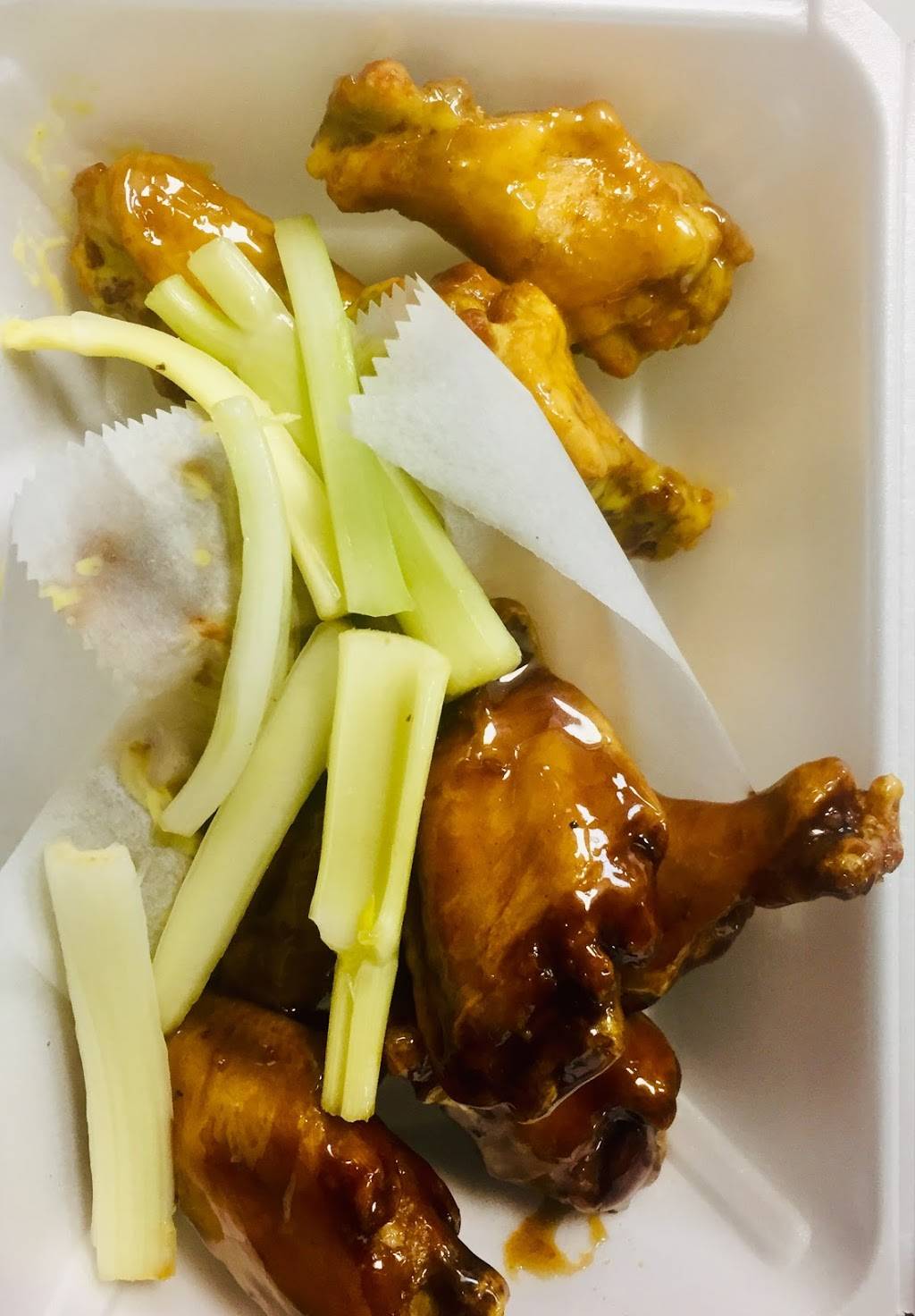 Americas Best Wings | restaurant | 4734 Finlay St, Henrico, VA 23231, USA | 8045284730 OR +1 804-528-4730
