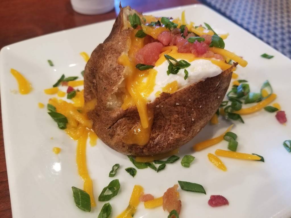 Ruby Tuesday | restaurant | 6751 Tower Rd, Denver, CO 80249, USA | 3033735800 OR +1 303-373-5800