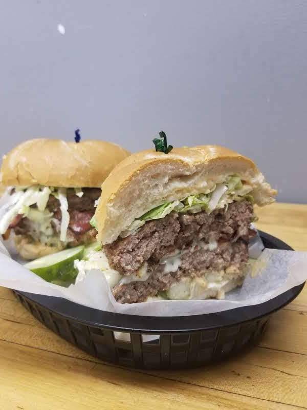 Bushel N Peck | restaurant | 120 Union St, Clinton, MA 01510, USA | 9783689012 OR +1 978-368-9012