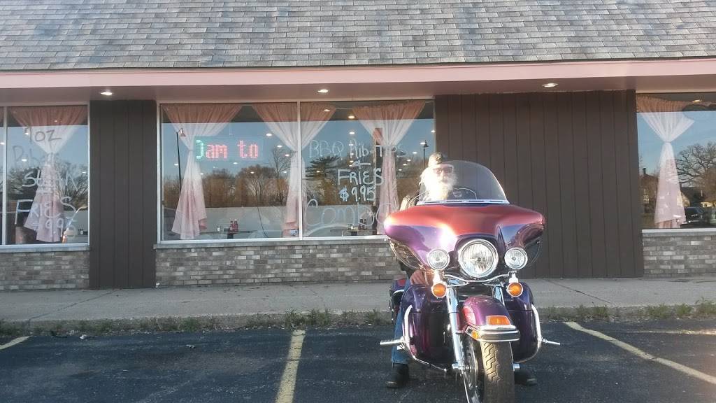 LaCreasia Soulfood Kitchen & Catering | restaurant | 330 College Ave, Rockford, IL 61104, USA | 8154849211 OR +1 815-484-9211