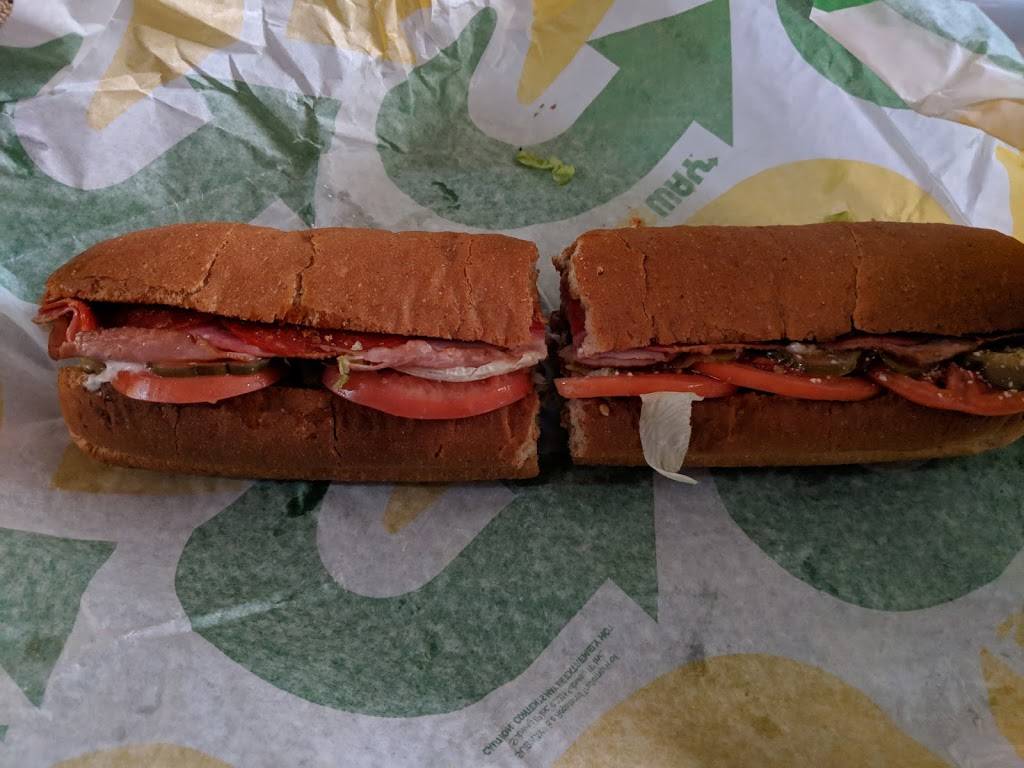 Subway | restaurant | 502 S Jefferson St, Ossian, IN 46777, USA | 2606226433 OR +1 260-622-6433