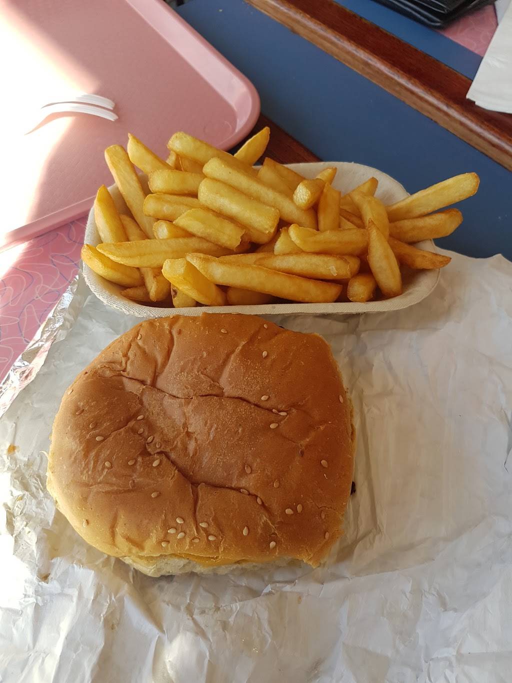 Barrie Burger | restaurant | 409 Yonge St, Barrie, ON L4N 4E1, Canada | 7057259700 OR +1 705-725-9700