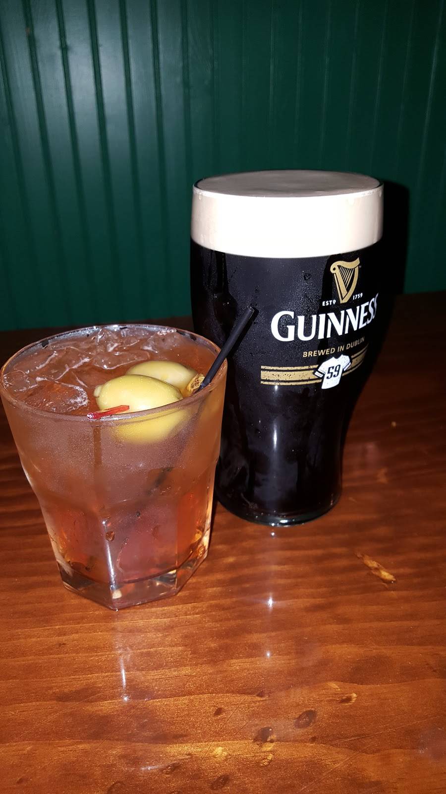 Mannings Irish Pub | restaurant | 3015 N 15th St, Sheboygan, WI 53083, USA | 9202080343 OR +1 920-208-0343