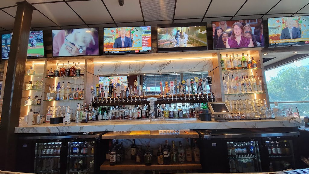 Sylvan Avenue Tavern | restaurant | 1888 Sylvan Ave Suite F250, Dallas, TX 75208, USA | 9729134114 OR +1 972-913-4114