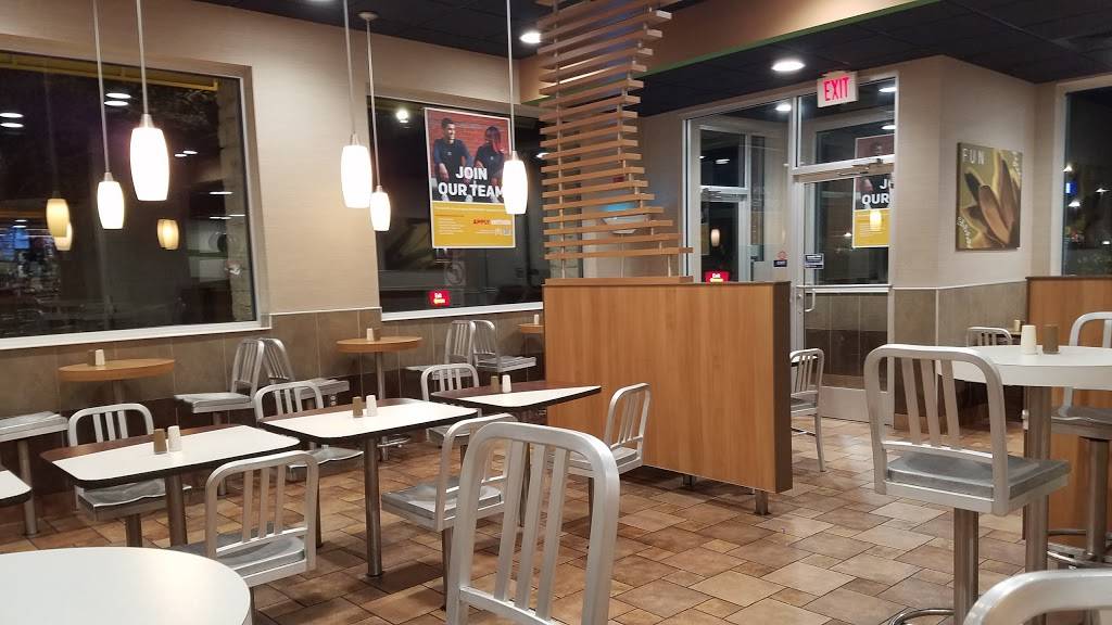 McDonalds | cafe | 2584 N Susquehanna Trail, Shamokin Dam, PA 17876, USA | 5707432240 OR +1 570-743-2240