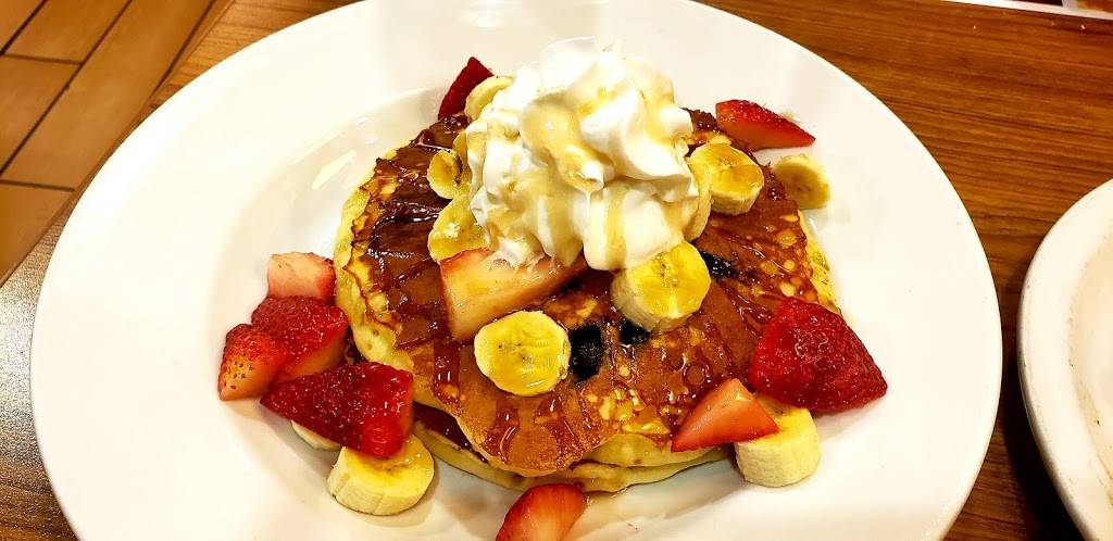 Dennys | restaurant | 1659 E Daily Dr, Camarillo, CA 93010, USA | 8054844137 OR +1 805-484-4137