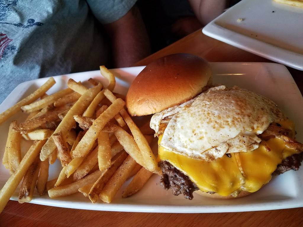 Applebees Grill + Bar | restaurant | 10606 Sheldon Rd, Tampa, FL 33626, USA | 8139266660 OR +1 813-926-6660