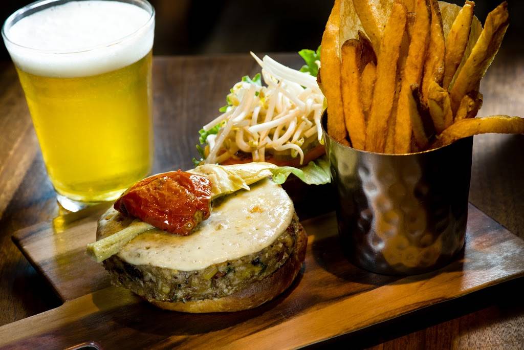 B Square Burgers | restaurant | 1021 E Las Olas Blvd, Fort Lauderdale, FL 33301, USA | 9549995216 OR +1 954-999-5216