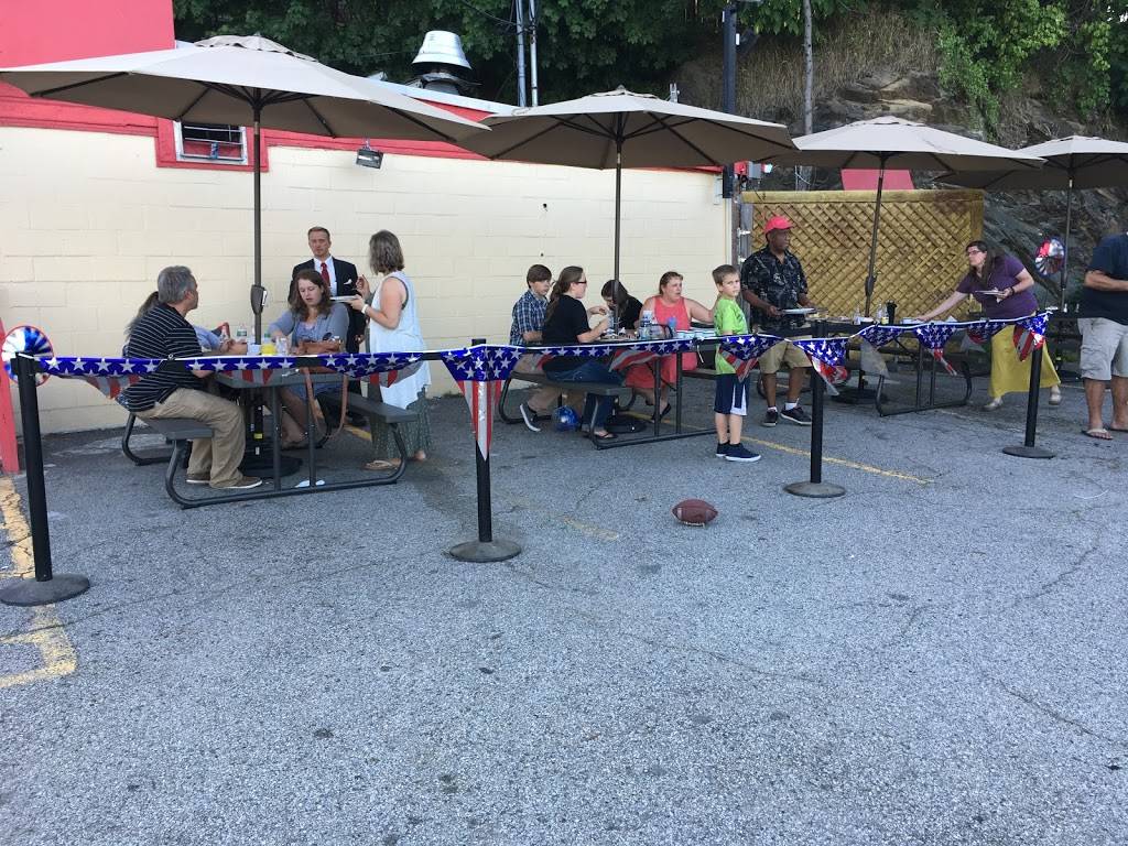 Bennys Caribbean Cuisine And Ice cream | restaurant | 610 Lincoln St, Worcester, MA 01605, USA | 7745708654 OR +1 774-570-8654