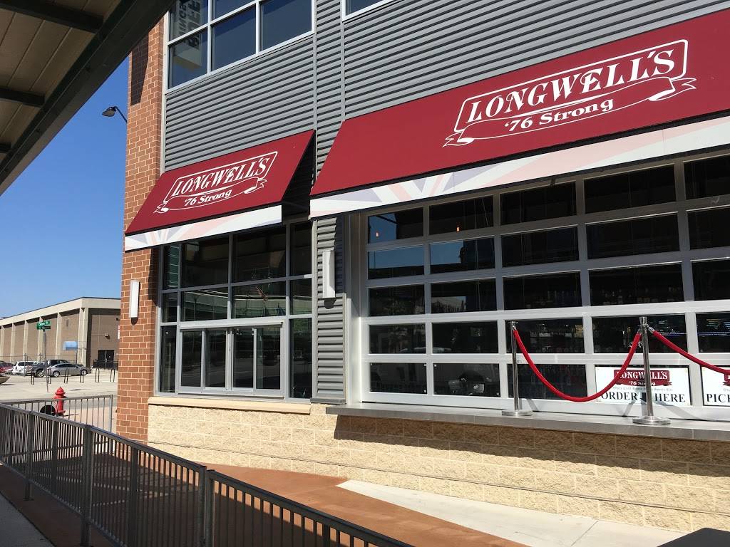 Longwells | restaurant | 350 Canopy St #100, Lincoln, NE 68508, USA | 4029045283 OR +1 402-904-5283