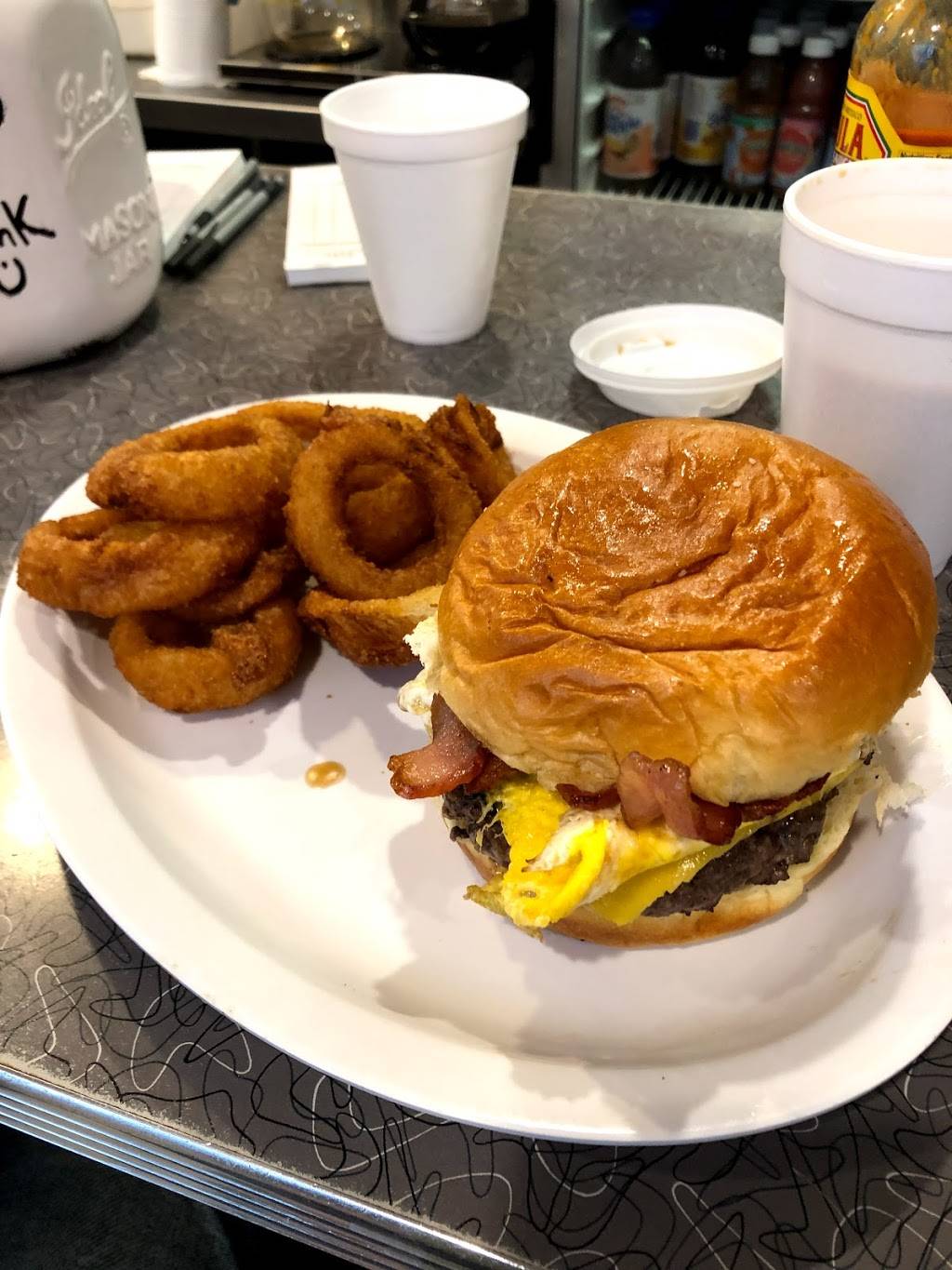 Johnny Princes Bayway Diner | restaurant | 2019 S Wood Ave, Linden, NJ 07036, USA | 9085835585 OR +1 908-583-5585