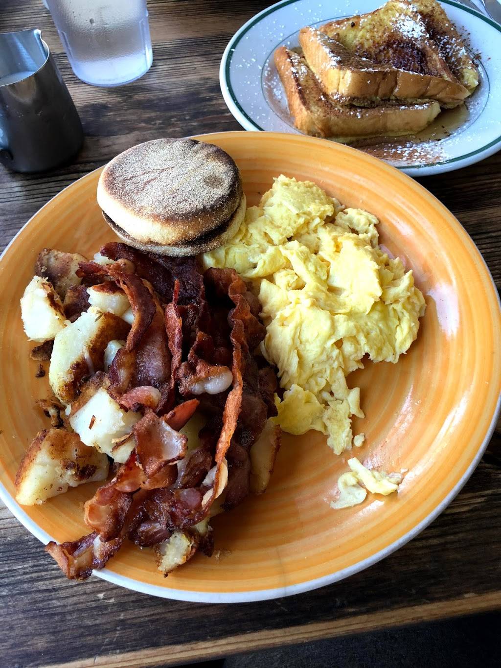 Cappas Trackside Kitchen | restaurant | 1 Grove St, Melrose, MA 02176, USA | 7816627200 OR +1 781-662-7200