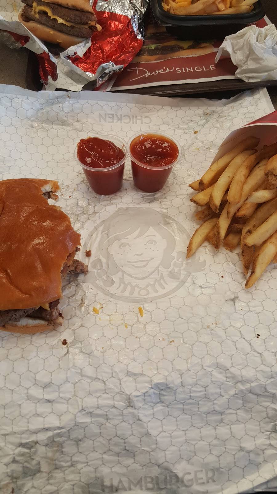 Wendys | restaurant | 6204 N Illinois St, Fairview Heights, IL 62208, USA | 6186286984 OR +1 618-628-6984