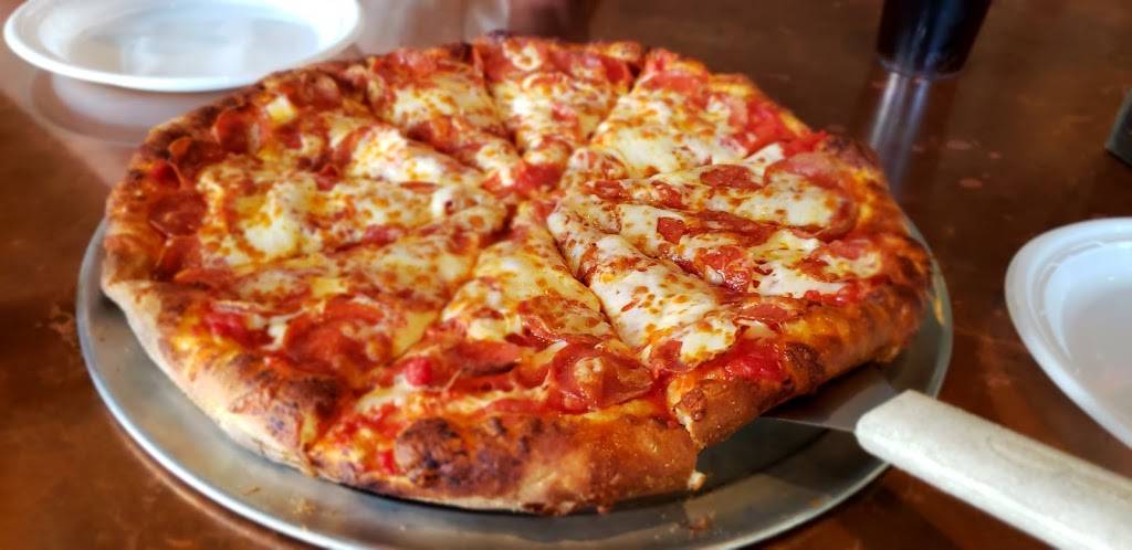 Caliente Pizza & Draft House | restaurant | 4706 William Flinn Hwy, Allison Park, PA 15101, USA | 4124861010 OR +1 412-486-1010