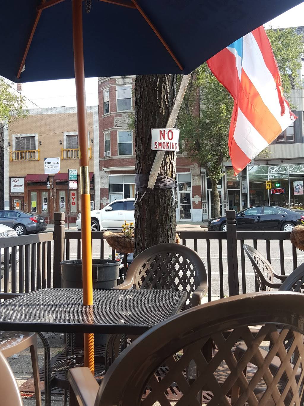 La Bruquena | restaurant | 2726 W Division St, Chicago, IL 60622, USA | 7732762915 OR +1 773-276-2915