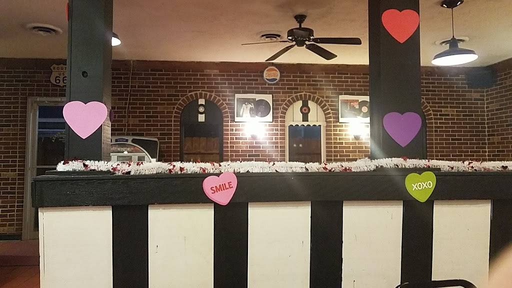 Jukebox Pizza | restaurant | 167 N Main St, Waynesburg, OH 44688, USA | 3308664133 OR +1 330-866-4133