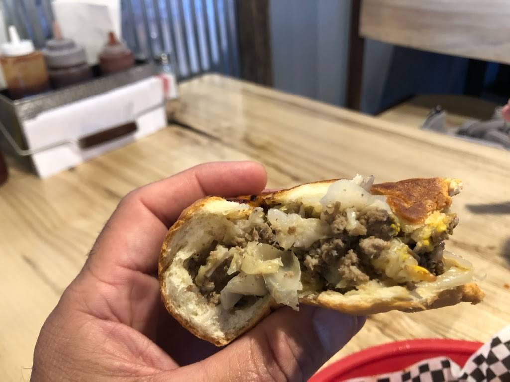 Boones Pickins | restaurant | 213 W Central Ave, Andover, KS 67002, USA | 3164253764 OR +1 316-425-3764