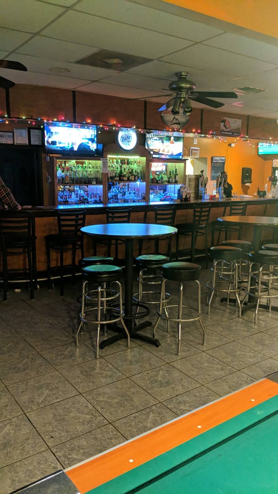 B & G Tavern | restaurant | 14602 Livingston Rd, Accokeek, MD 20607, USA | 3012924188 OR +1 301-292-4188