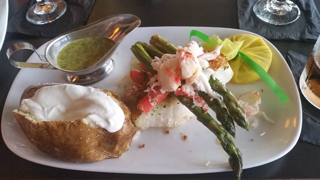 Martinis Grille | restaurant | 610 N 4th St #400, Burlington, IA 52601, USA | 3197526262 OR +1 319-752-6262