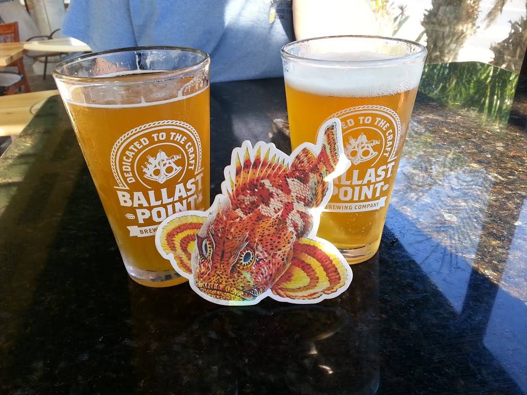 Beach Hut Deli | meal takeaway | 2 Ritz Carlton Dr #102, Dana Point, CA 92629, USA | 9495423351 OR +1 949-542-3351