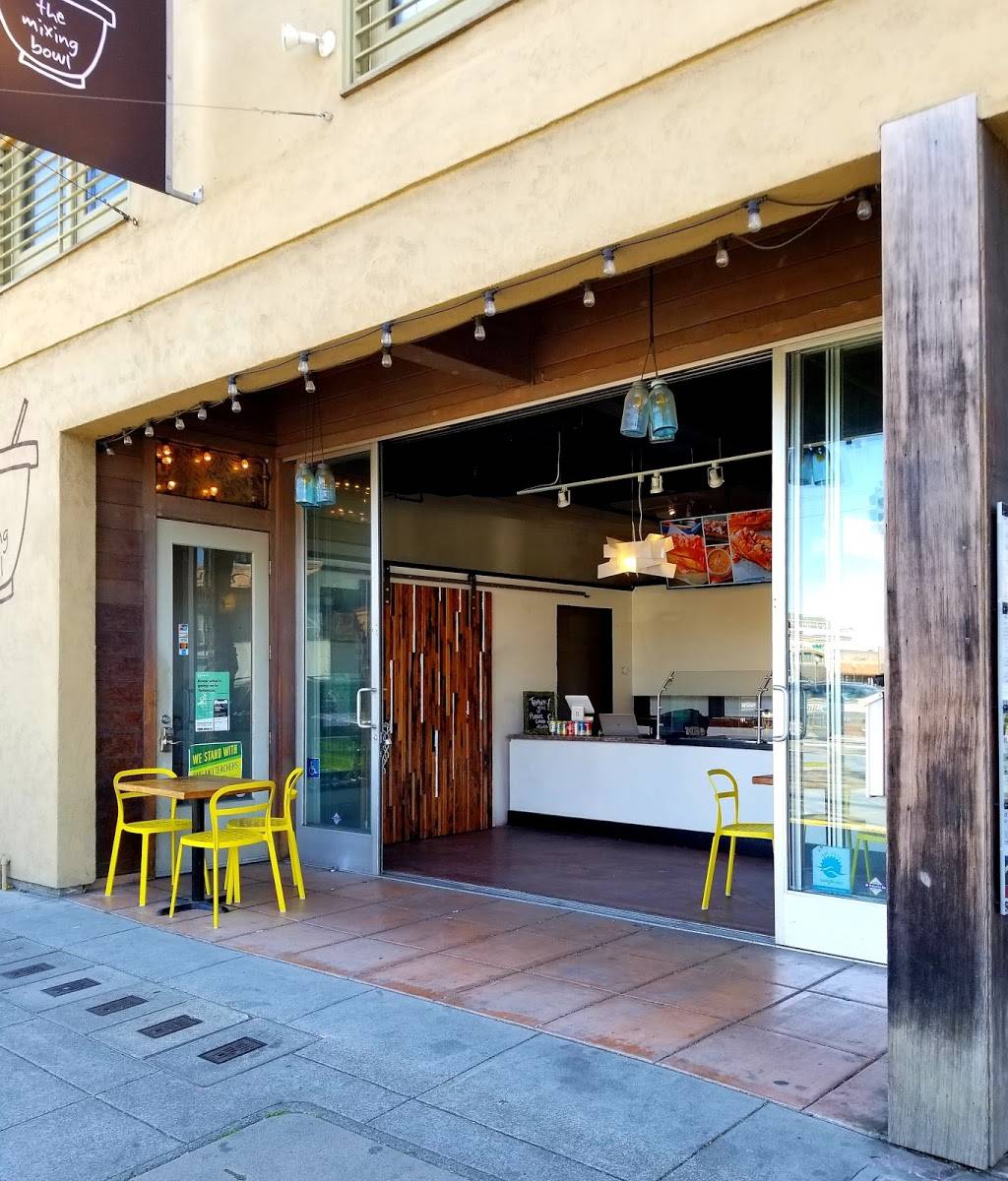 BETWEEN THE BUN | restaurant | 4920 Telegraph Ave, Oakland, CA 94609, USA | 5102142024 OR +1 510-214-2024