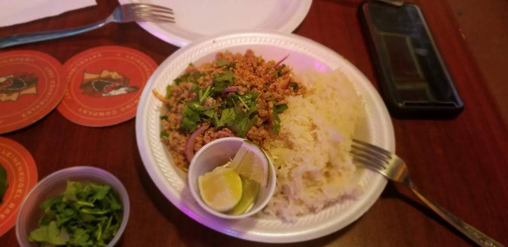 Juicy Peanut Bar & Grill | restaurant | 724 W Main St, Mascoutah, IL 62258, USA | 6185662299 OR +1 618-566-2299