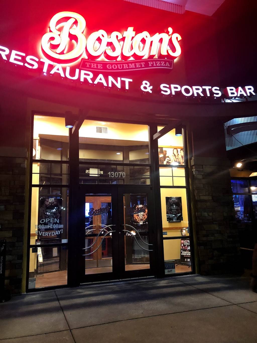 Bostons Restaurant & Sports Bar | restaurant | 13070 City Station Dr, Jacksonville, FL 32218, USA | 9047517499 OR +1 904-751-7499