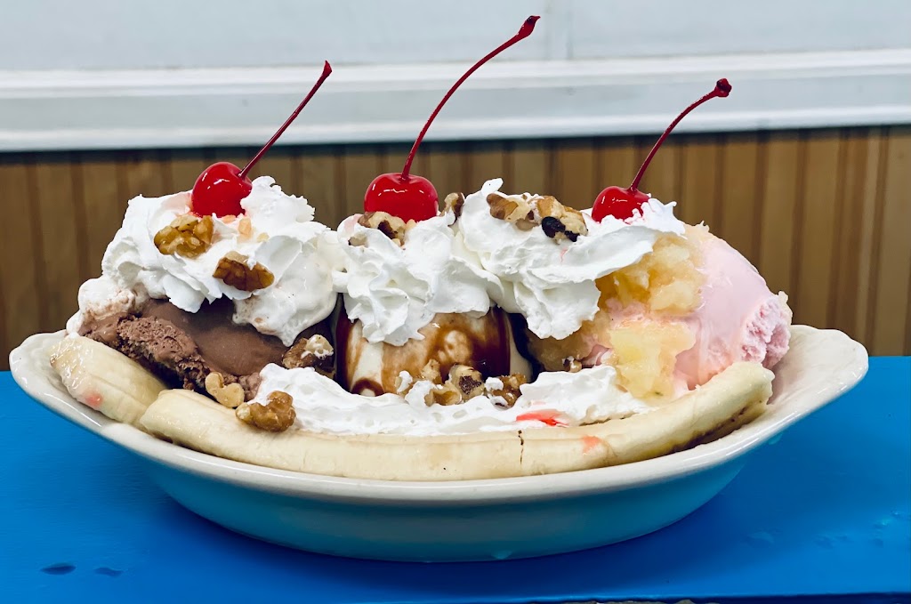 Chicopees Corner Grind | restaurant | 582 Chicopee St, Chicopee, MA 01013, USA | 4133159166 OR +1 413-315-9166