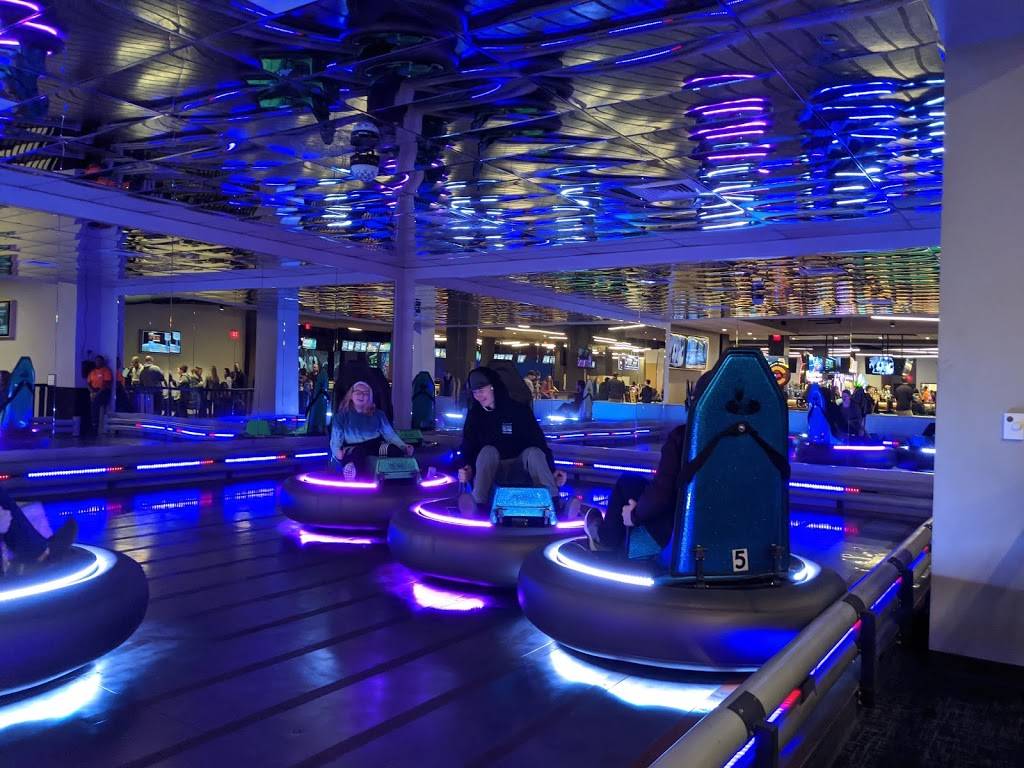 Apex Entertainment Albany | restaurant | 1 Crossgates Mall Rd, Albany, NY 12203, USA | 5184268666 OR +1 518-426-8666