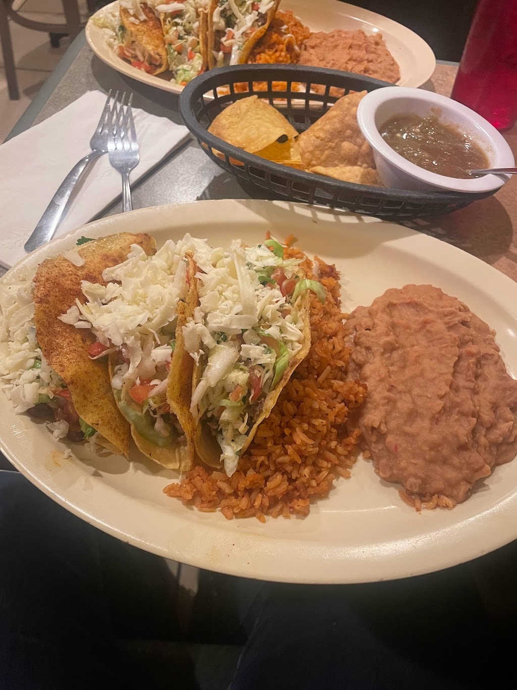 Lucys Restaurant | restaurant | 4119 N Mesa St, El Paso, TX 79902, USA | 9155443922 OR +1 915-544-3922