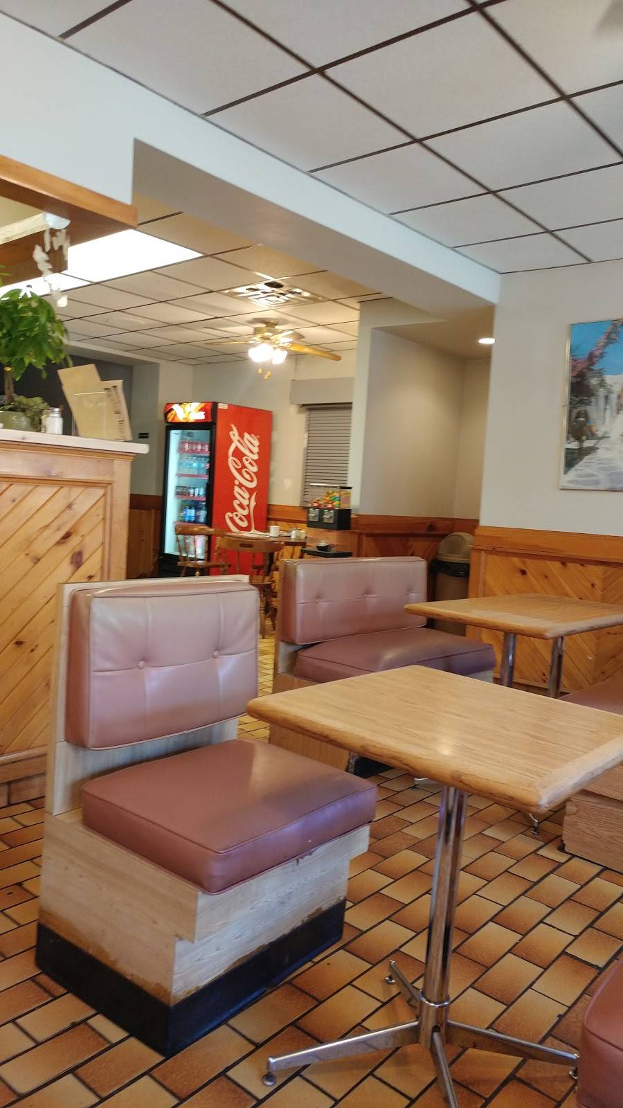 Dinos Dining Lounge | restaurant | 510 Dundas St, Woodstock, ON N4S 1C3, Canada | 5195375892 OR +1 519-537-5892