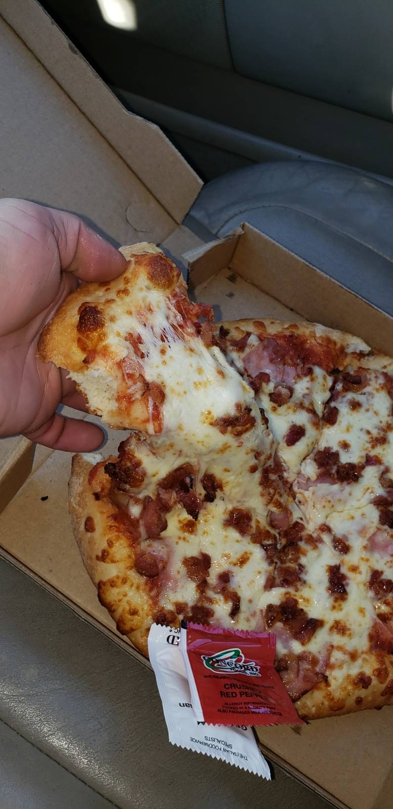 Big Ts Pizza | restaurant | 588 W Foothill Blvd, Rialto, CA 92376, USA | 9098744600 OR +1 909-874-4600