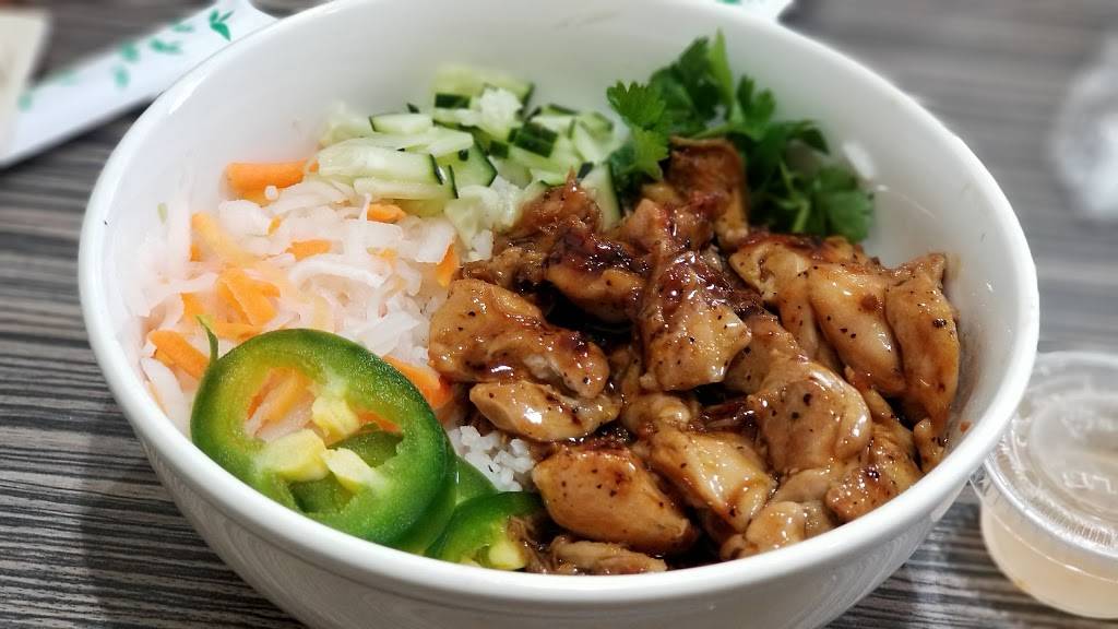 Yummi Banh Mi Street Side Cafè | restaurant | 121 N Long St, Salisbury, NC 28144, USA | 7042094591 OR +1 704-209-4591