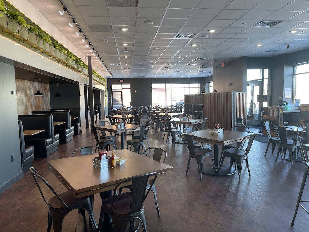 Childers Eatery - Camp (East Peoria) | restaurant | 815 W Camp St, East Peoria, IL 61611, USA | 3099662655 OR +1 309-966-2655