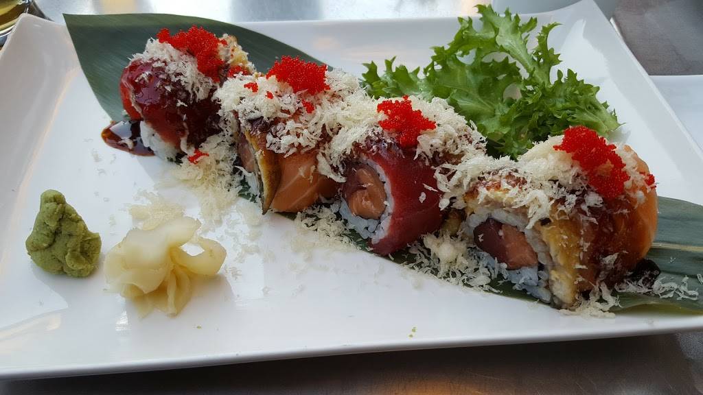 Fuji East Japanese Bistro | restaurant | 455 Main St, New York, NY 10044, USA | 2125831688 OR +1 212-583-1688