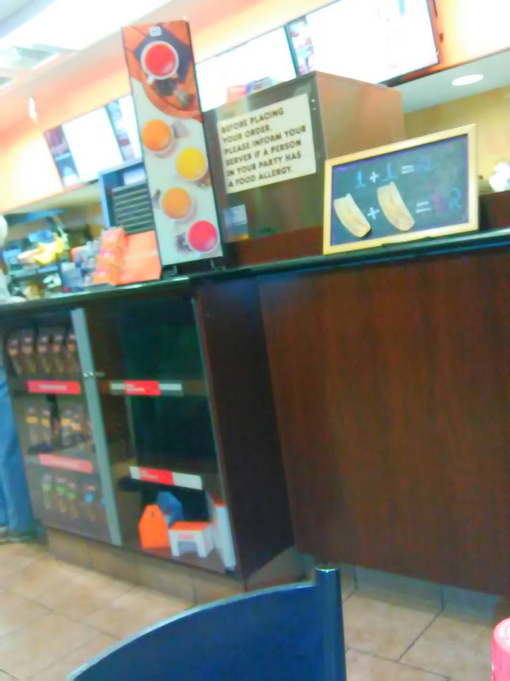 Dunkin | cafe | 63 Bank St, Waterbury, CT 06702, USA | 2035745221 OR +1 203-574-5221