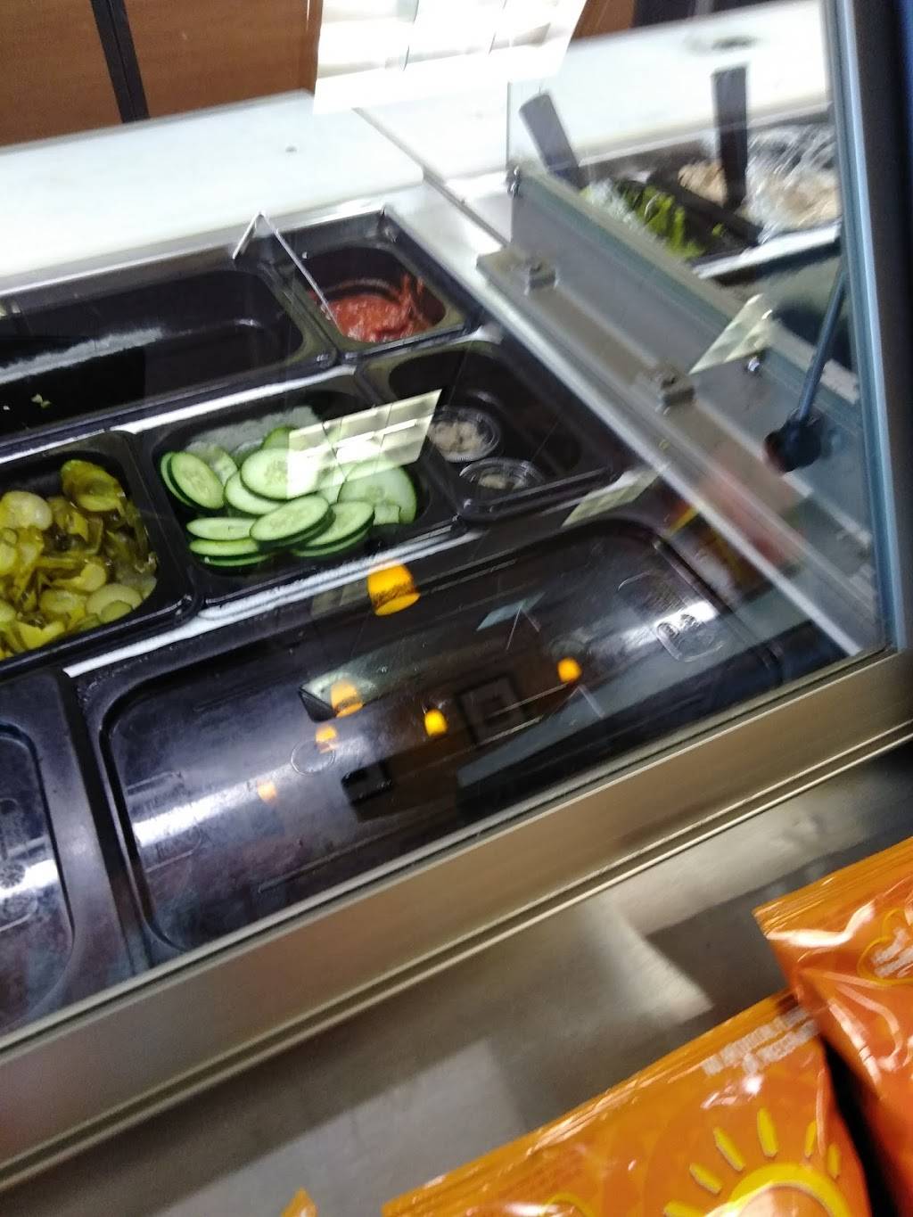 Subway | restaurant | 1411 E Mound Rd, Decatur, IL 62526, USA | 2178770978 OR +1 217-877-0978