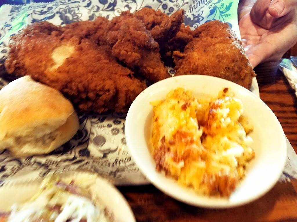 Cracker Barrel Old Country Store | restaurant | 527 Bullsboro Dr, Newnan, GA 30265, USA | 7702521055 OR +1 770-252-1055