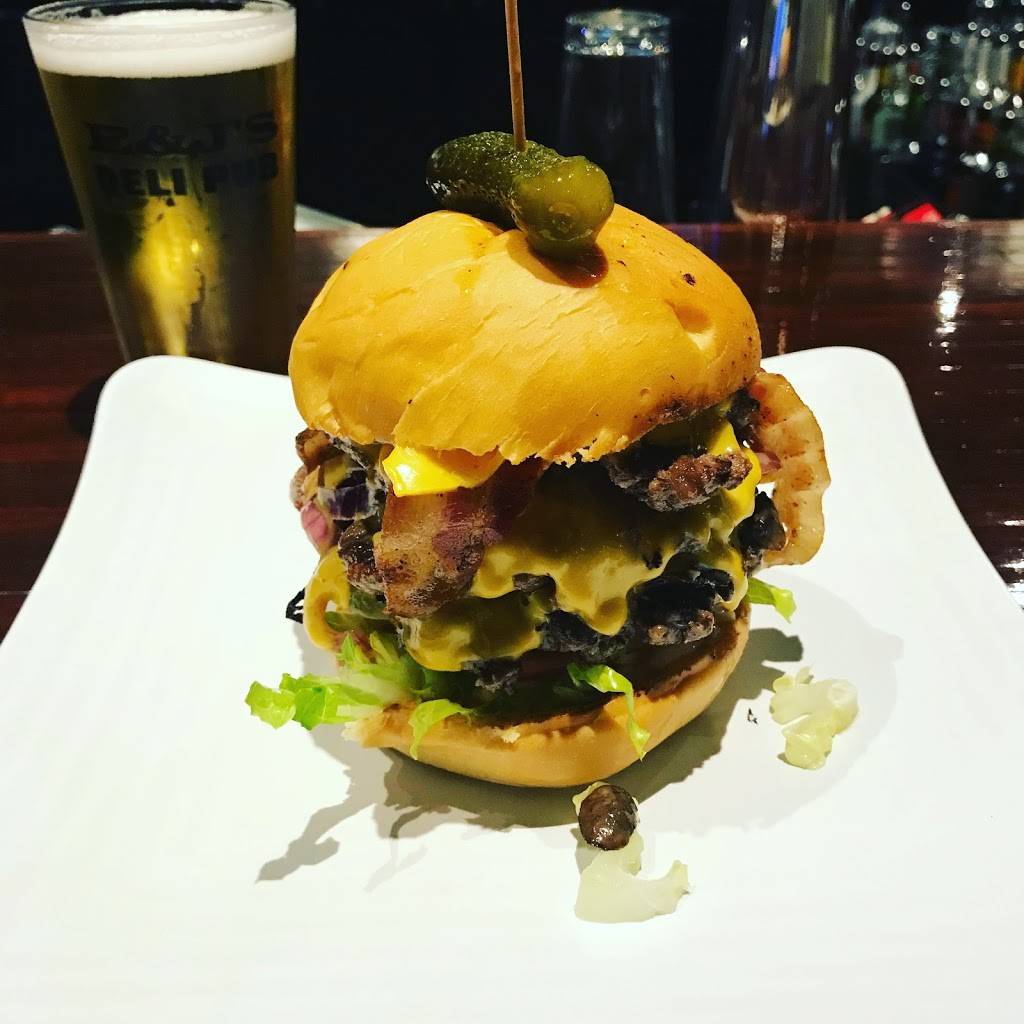 E & Js Deli Pub | restaurant | 2800 W Main St, Waynesboro, VA 22980, USA | 5402212927 OR +1 540-221-2927