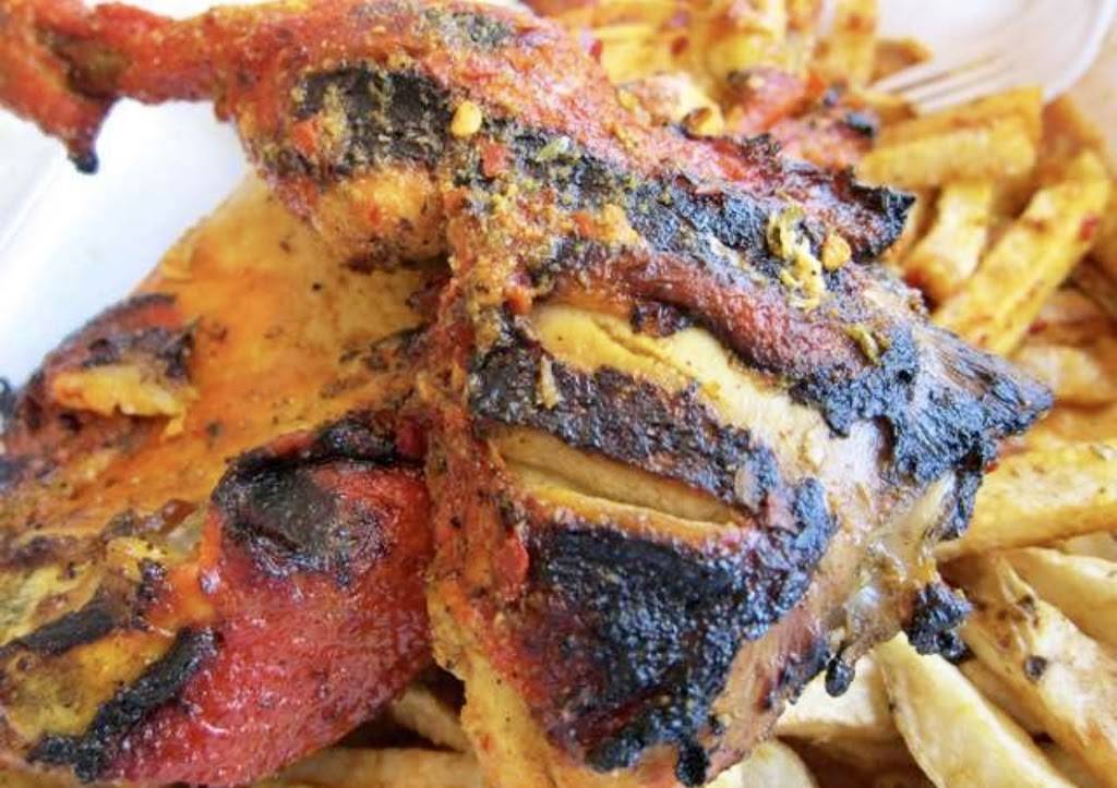 Dinos Chicken & Burgers | restaurant | 2575 Pico Blvd, Los Angeles, CA 90006, USA | 2133803554 OR +1 213-380-3554