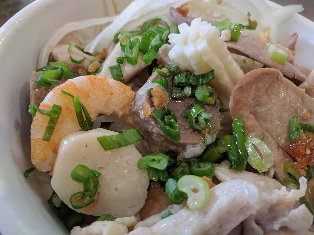 Kingkong Rotisserie Resturant | restaurant | 839 International Blvd, Oakland, CA 94606, USA | 5104658892 OR +1 510-465-8892