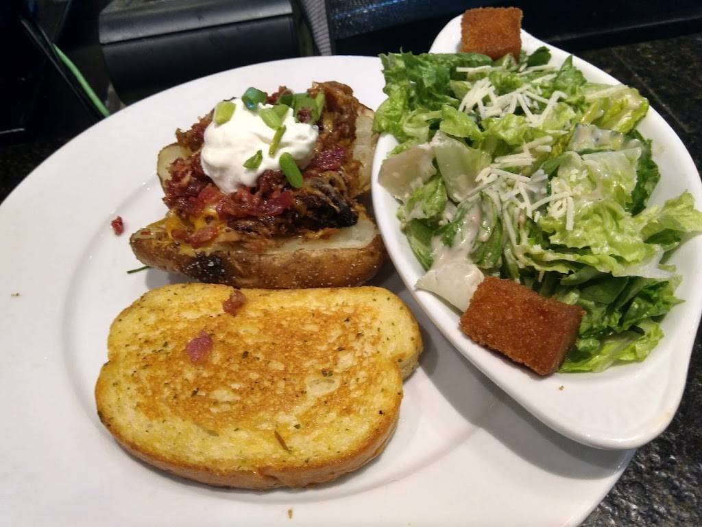 Smokey Bones Bar & Fire Grill | restaurant | 4590 Virginia Beach Blvd, Virginia Beach, VA 23462, USA | 7576711622 OR +1 757-671-1622