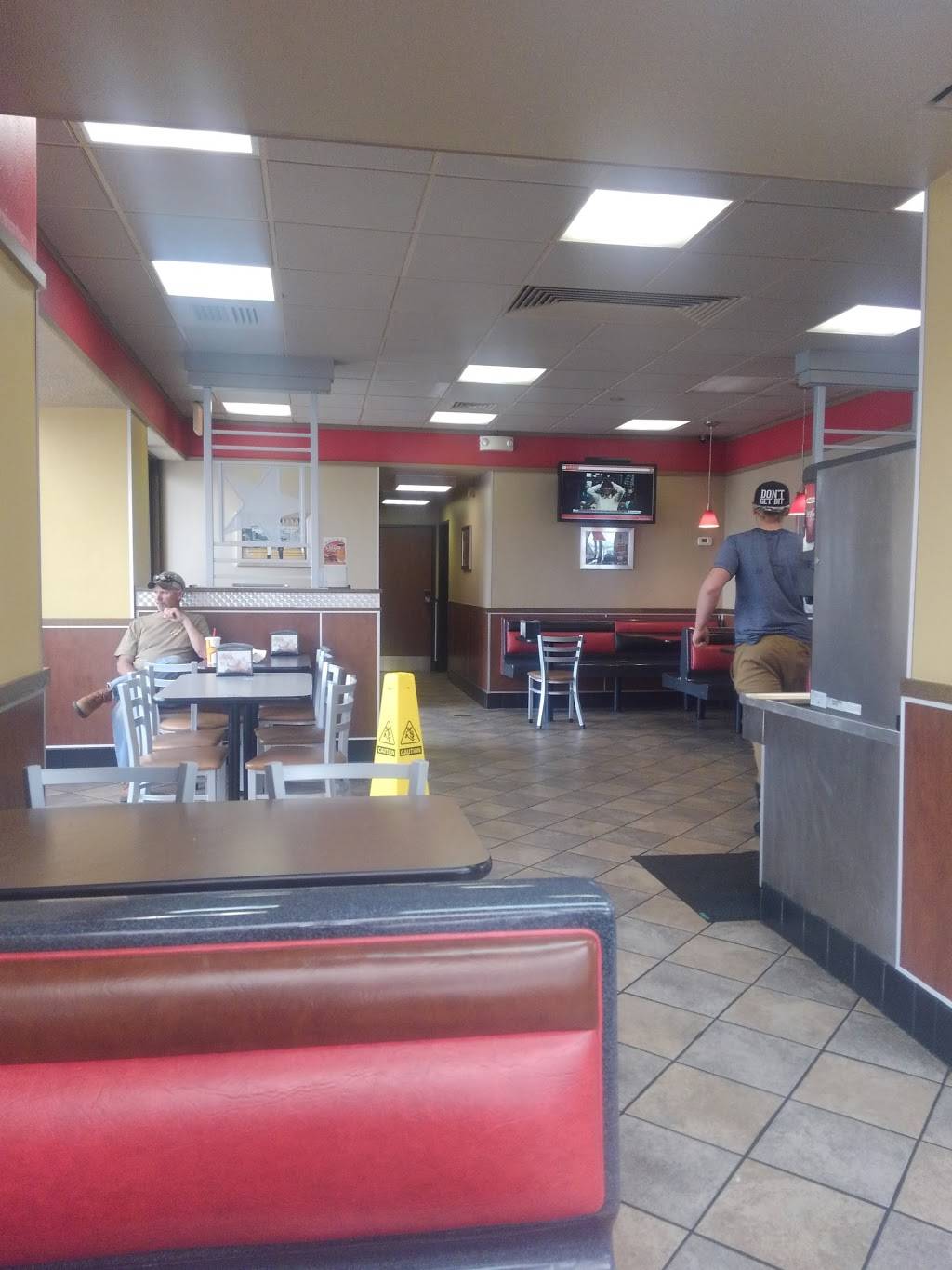 Hardees | restaurant | 698 N Dupont Blvd, Milford, DE 19963, USA | 3024226083 OR +1 302-422-6083